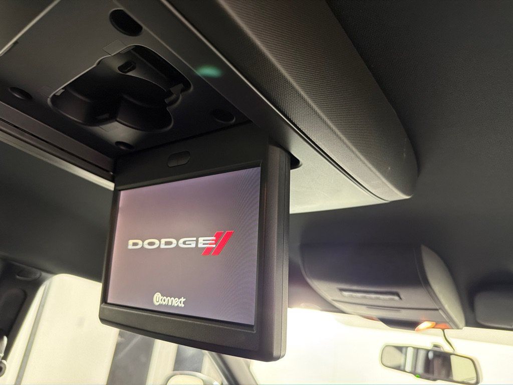 Used 2015 Dodge Grand Caravan SXT FWD image 24