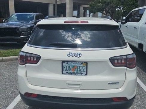Used 2018 Jeep Compass Latitude w/ Popular Equipment Group FWD image 6