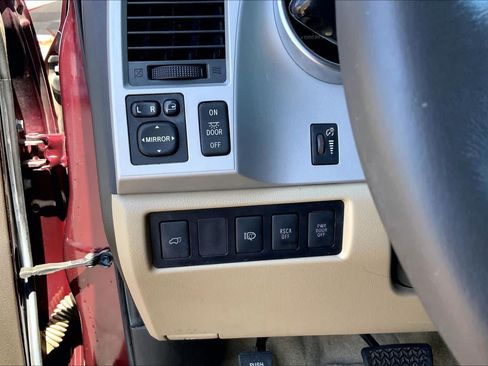Used 2008 Toyota Sequoia Limited RWD image 35