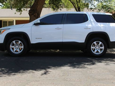 Used 2018 GMC Acadia SLE FWD image 2
