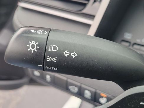 Used 2024 Toyota Camry SE image 14