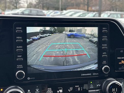 Used 2022 Toyota Highlander XSE image 15