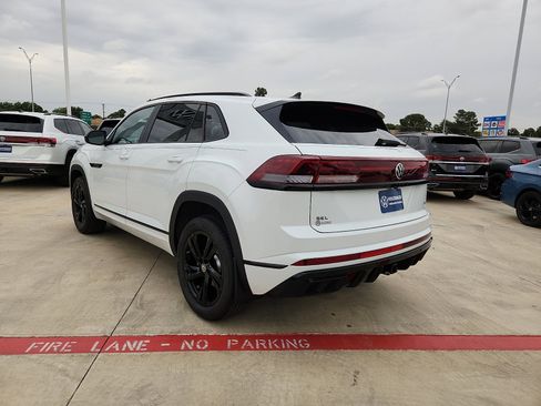New 2026 Volkswagen Atlas Cross Sport SEL R-Line AWD/4WD image 5