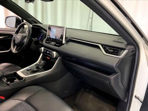 Used 2019 Toyota RAV4 XSE w/ Carpet Mat Package AWD/4WD image 28