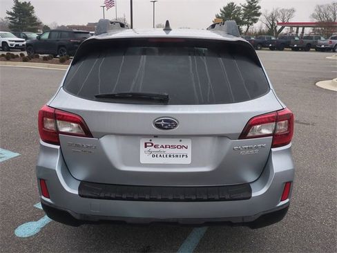 Used 2017 Subaru Outback 2.5i Premium image 5