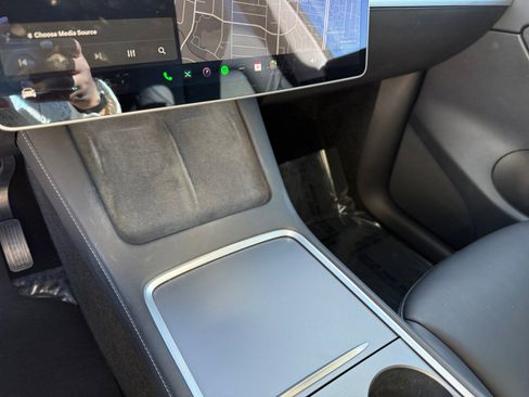 Used 2021 Tesla Model Y Long Range image 13