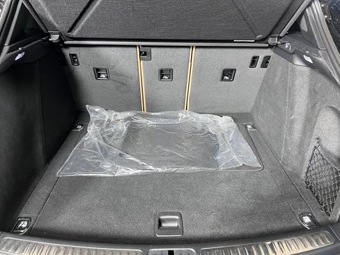 Certified 2024 Porsche Macan S AWD/4WD image 17