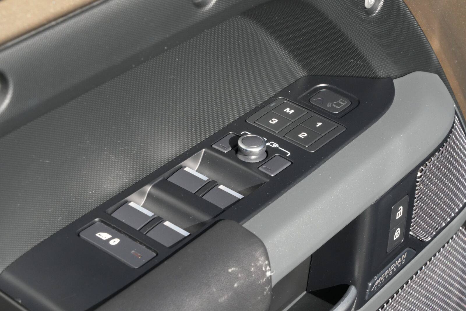 Used 2022 Land Rover Defender 110 X-Dynamic HSE AWD/4WD image 13