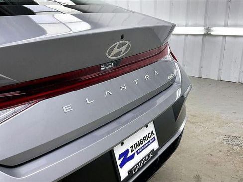 New 2026 Hyundai Elantra Limited image 38