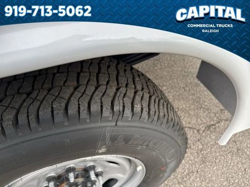 New 2026 Ford F250 XL w/ XL Chrome Package image 14