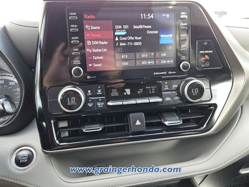 Used 2021 Toyota Highlander LE image 15