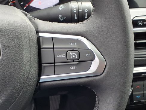 New 2026 Jeep Compass Latitude image 21