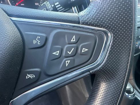Used 2021 Chevrolet Equinox LT FWD image 20