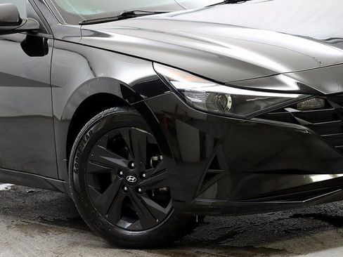 Used 2022 Hyundai Elantra SEL w/ Convenience Package image 3