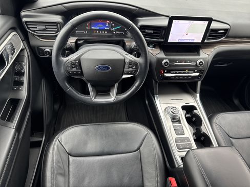 Certified 2020 Ford Explorer Limited image 12