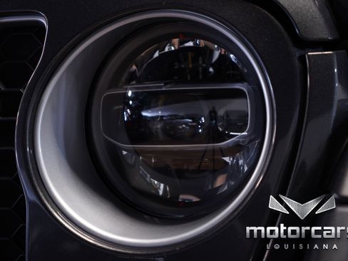 Used 2020 Jeep Gladiator Overland image 11