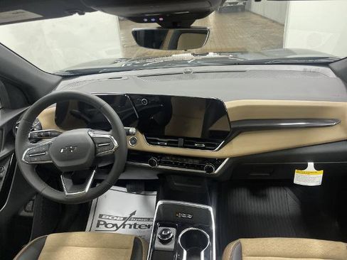 New 2026 Chevrolet Equinox ACTIV w/ Safety and Technology Package FWD image 17