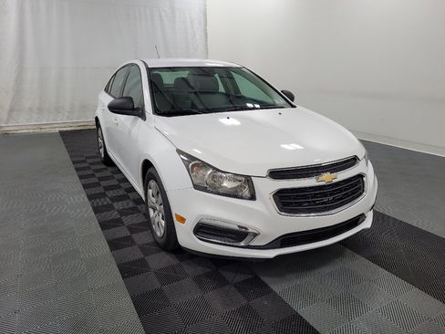 Used 2016 Chevrolet Cruze LS FWD image 13