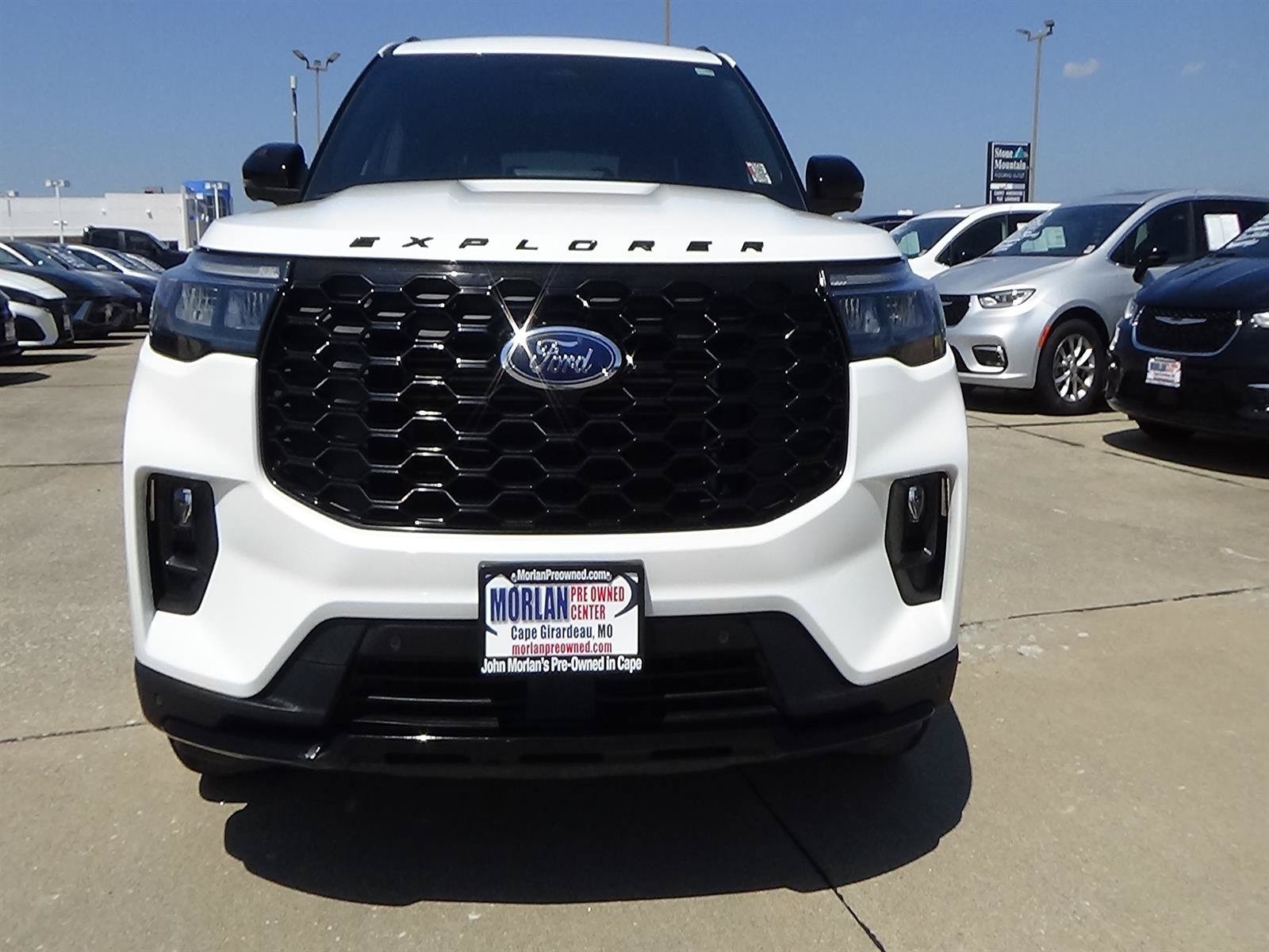 Used 2025 Ford Explorer ST-Line w/ ST-Line Street Pack AWD/4WD image 3