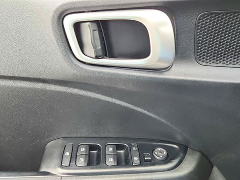 Used 2021 Hyundai Venue SE FWD image 38