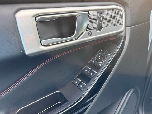 Used 2022 Ford Explorer ST-Line w/ Class IV Trailer Tow Package image 13