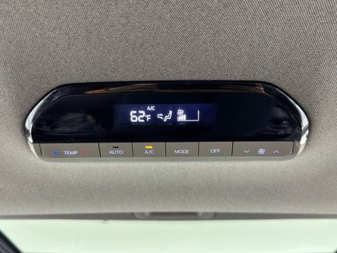 Used 2024 Kia EV9 Wind image 34