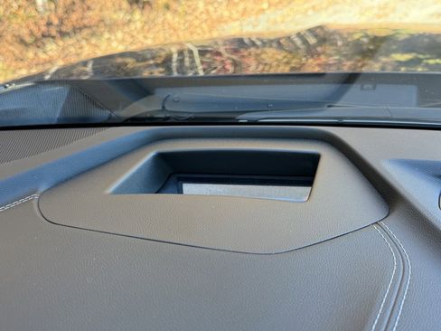 Certified 2023 Buick Envision Avenir image 40