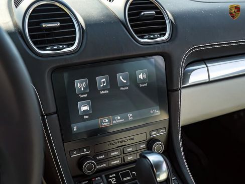 Used 2024 Porsche 718 Cayman Style Edition image 32