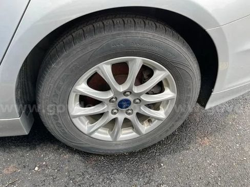 Used 2017 Ford Fusion S FWD image 8