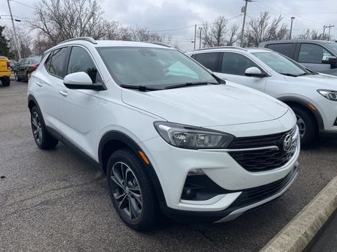 Used 2023 Buick Encore GX Select AWD/4WD image 2