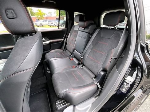 Used 2024 Mercedes-Benz GLB 250 image 17