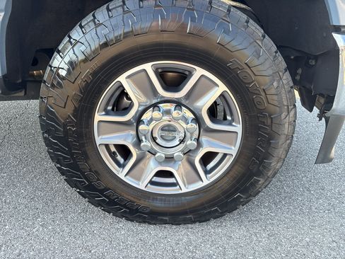 Used 2023 Ford F250 Lariat w/ Lariat Ultimate Package AWD/4WD image 35