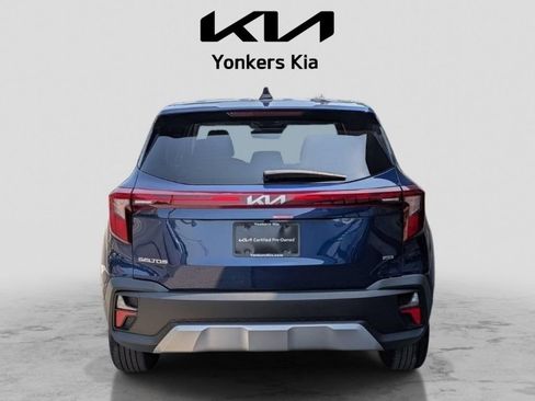 Certified 2025 Kia Seltos LX AWD/4WD image 7
