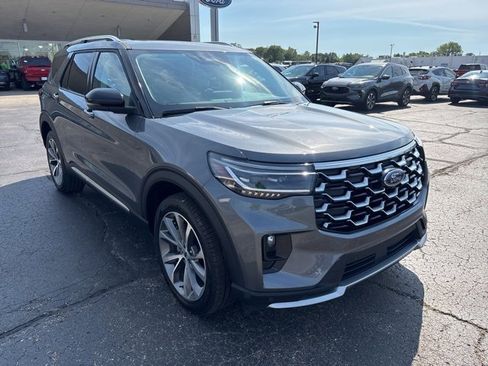 Used 2025 Ford Explorer Platinum w/ Ultimate Package image 10