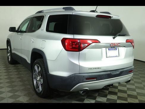 Used 2019 GMC Acadia SLT FWD image 13