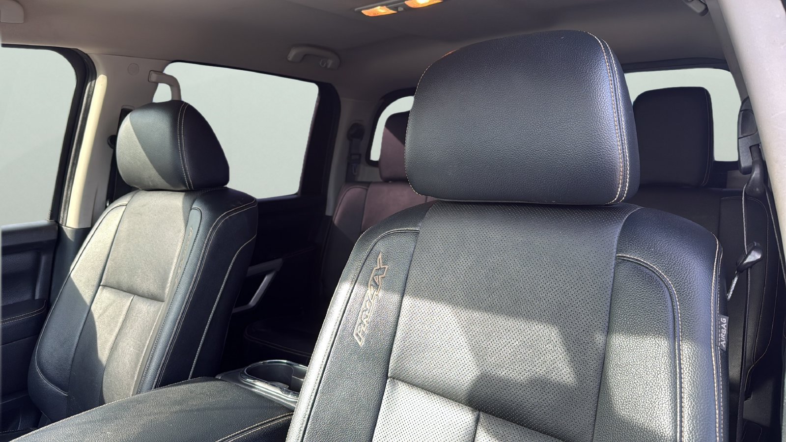 Used 2018 Nissan Titan PRO-4X w/ Pro-4x Convenience Package AWD/4WD image 7