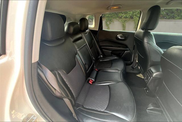 Used 2019 Jeep Compass Latitude w/ Cold Weather Group AWD/4WD image 25
