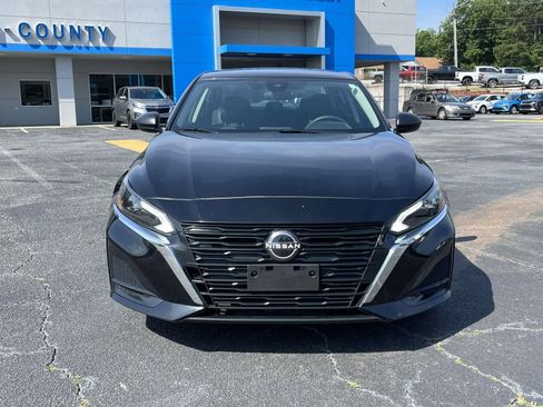 Used 2024 Nissan Altima 2.5 S FWD image 8