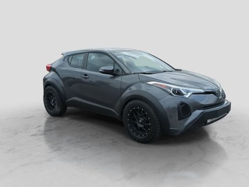 Used 2019 Toyota C-HR LE FWD image 2