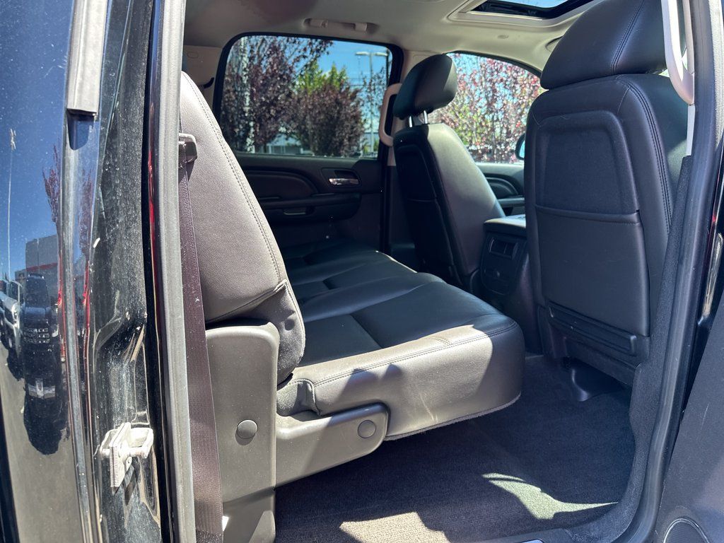 Used 2014 GMC Sierra 2500 Denali w/ Suspension Package, Off-Road AWD/4WD image 15