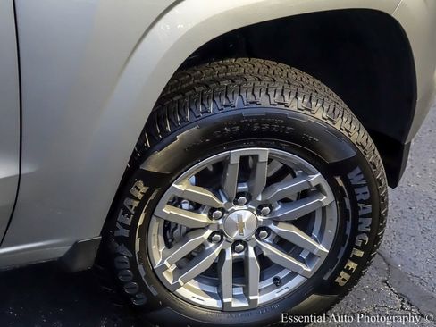 Used 2025 Chevrolet Colorado LT w/ Advanced Trailering Package image 13