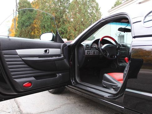 Used 2003 Ford Thunderbird image 29