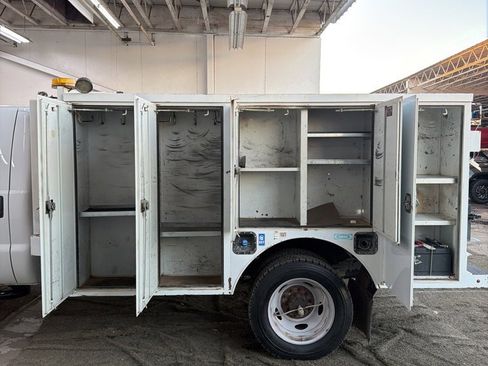 Used 2014 Ford F550 4x4 Crew Cab Super Duty image 18