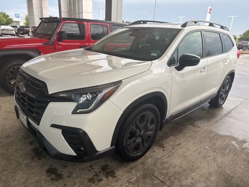 Used 2024 Subaru Ascent Onyx Edition image 1