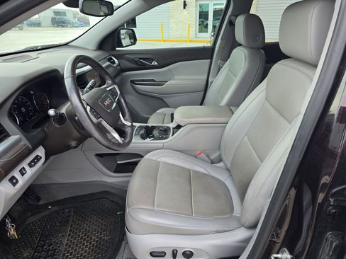 Used 2021 GMC Acadia SLT w/ Technology Package image 12