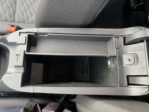 Used 2021 Chevrolet Equinox LT image 28