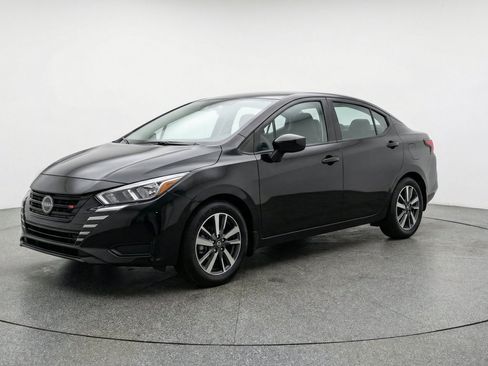 Used 2025 Nissan Versa SV FWD image 3