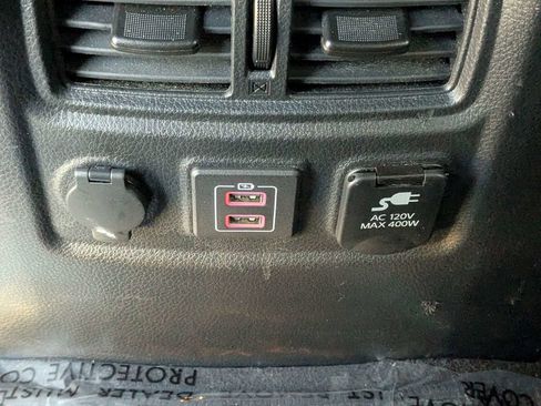 Used 2024 Nissan Titan SV w/ SV Bronze Edition Package image 15