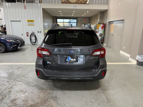 Used 2019 Subaru Outback 2.5i Limited w/ Popular Package #2 AWD/4WD image 6