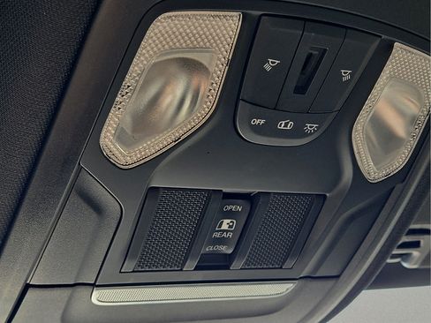 Used 2019 RAM 1500 Big Horn AWD/4WD image 16